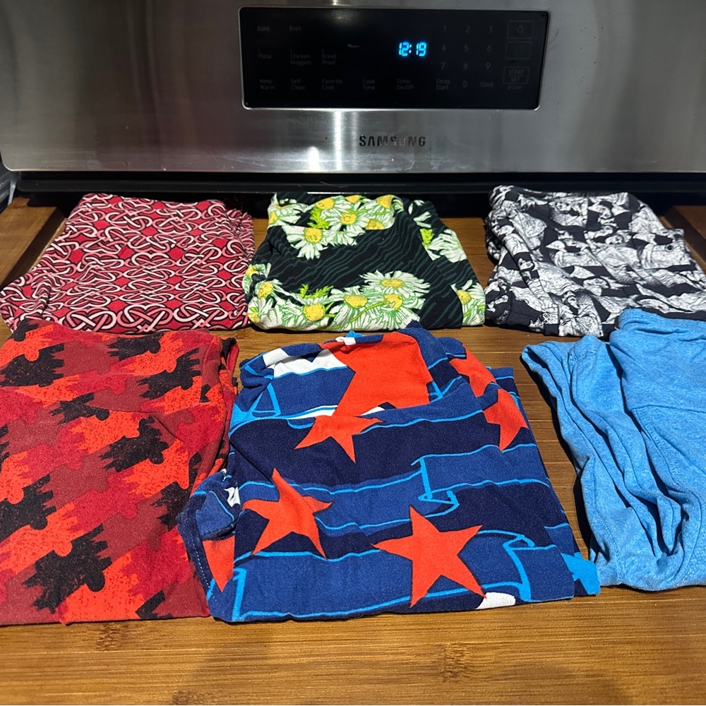 LuLaRoe Women's Leggings - Red, Black, Blue, Green, Yellow